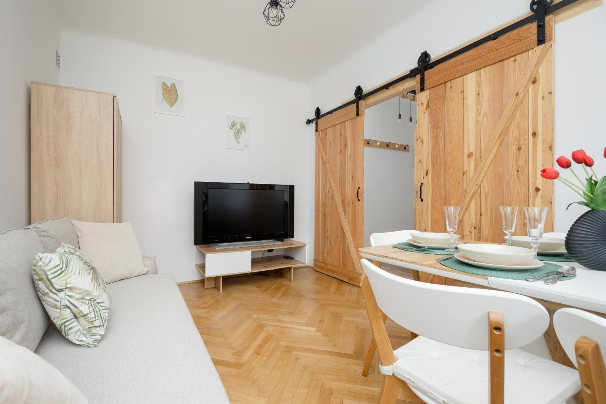 Apartment Spacious For 6 People Near The Old Town By Renters