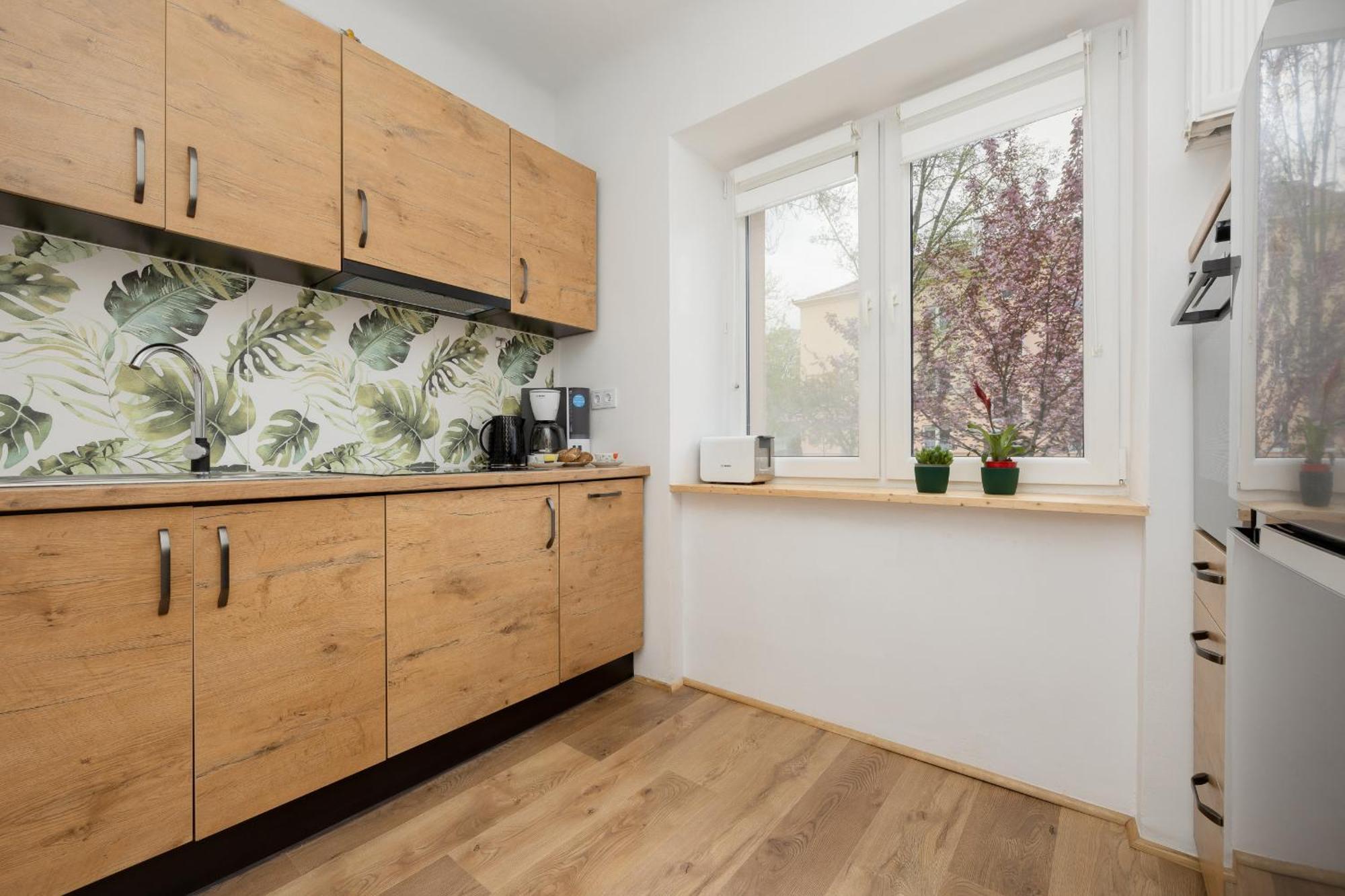 Spacious For 6 People Near The Old Town By Renters Apartament Warszawa